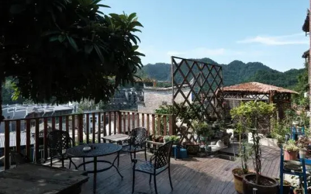 Phoenix Xinsu Light Luxury Courtyard Homestay (Hongqiao Branch)