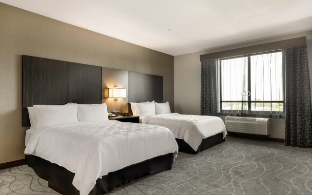 Holiday Inn & Suites Silicon Valley - Milpitas by IHG