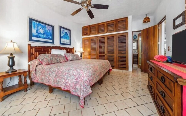 Ocean View 2Br Condo-balcony-beach-pool - 902