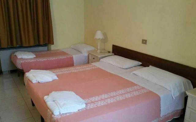 Hotel Iris