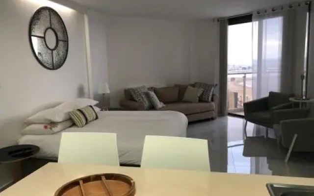 Lena's Beach Apartment