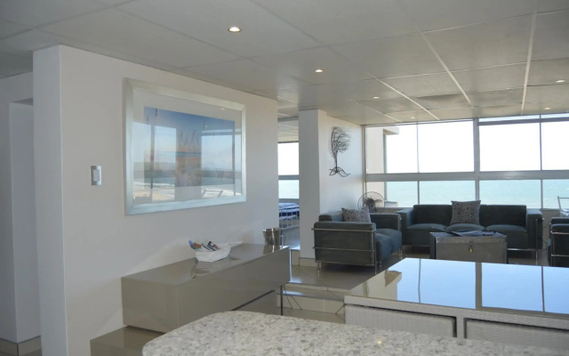 Accommodation Front - Classy 4 Sleeper with Ocean Views