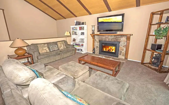 1233 Timber Lane 2 Bedroom Home