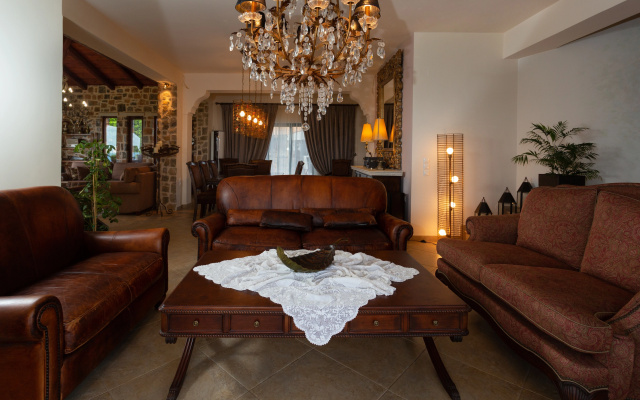Luxury Villa Golden Crest With Private Swimming Pool
