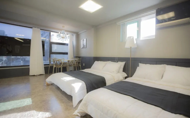 Atelier Guest House