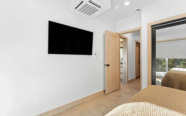 Ina's Way Townhomes, Unit A