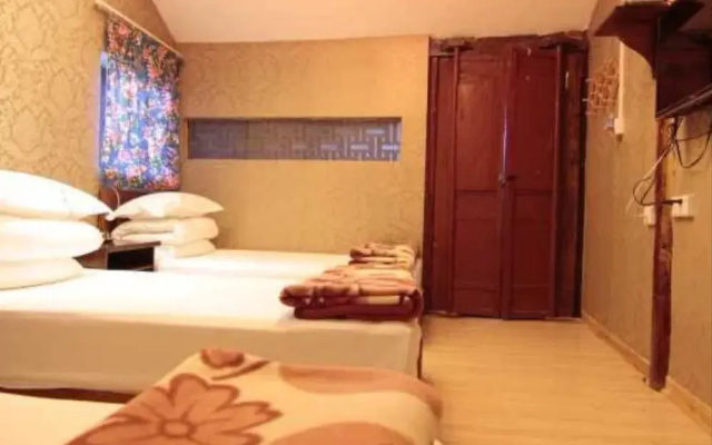 Lijiang Yuejinglou Inn