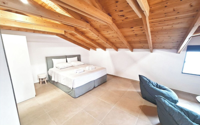 Viki's Sea View Apartment