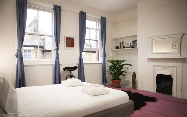 3 Bedroom House in the Heart of Shoreditch