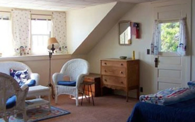 Boathouse - One Bedroom Apartment