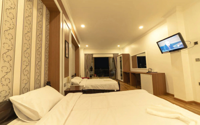 4 Rivers Hotel