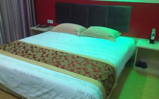 Quandu 128 Business Hostel(咸宁泉都128宾馆)