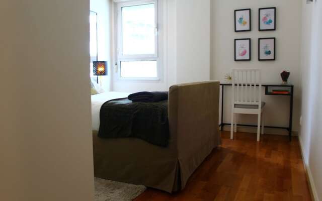 Отель Beautiful Flat - Parking - Lisbon Center Лиссабон комната для гостей