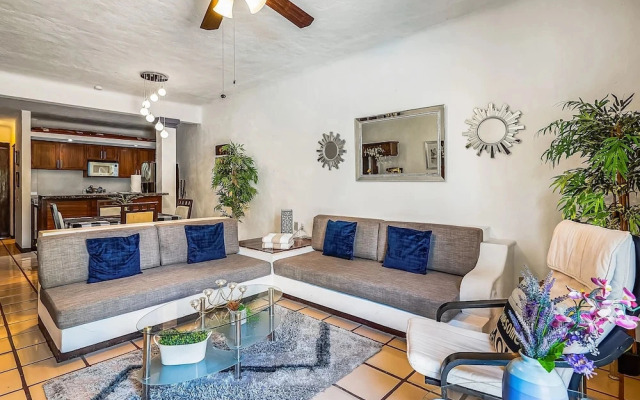 Cozy Apartment w/ Balcony, Pool Views, Free Wifi