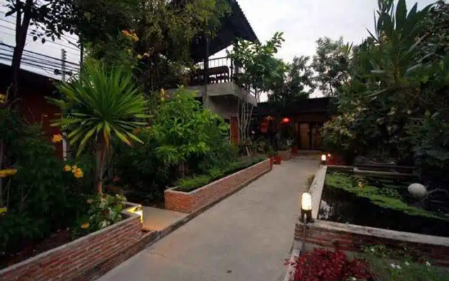 Ban Sakaekrang Resort