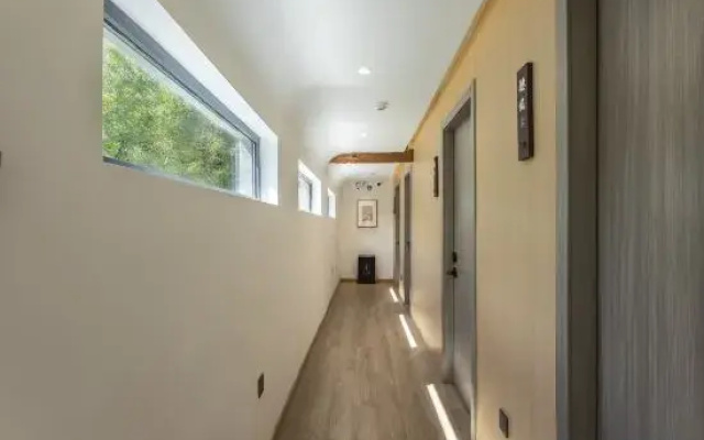 Wangwang Mountain Cottage