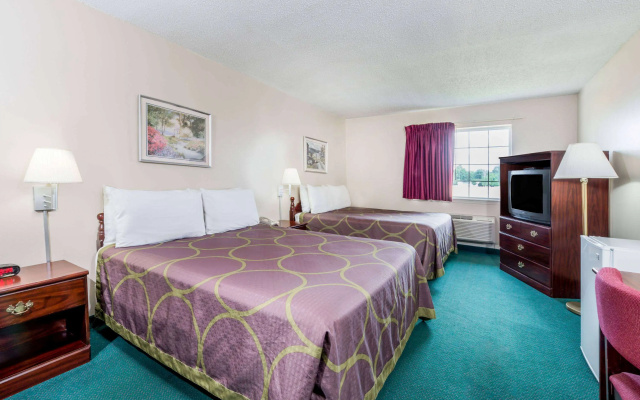 Super 8 by Wyndham Jerseyville