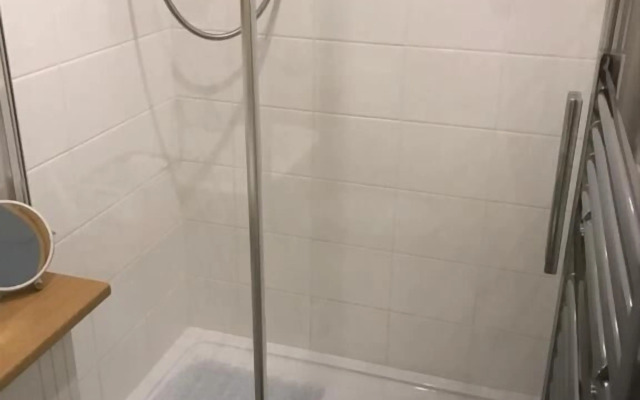 Deri-down Guest House