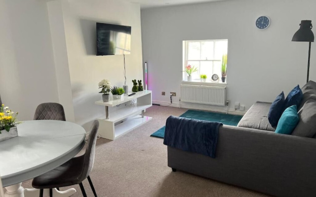 Russell Square Apartment