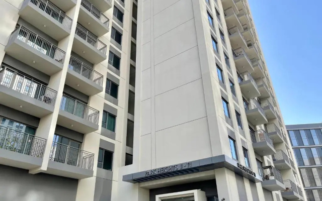 Wonderful 2bedroom with Balcony -Dubai Hills
