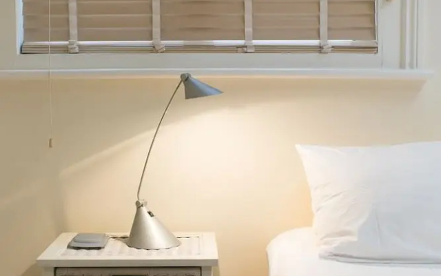 Veeve - Rosey Rosslyn Flat