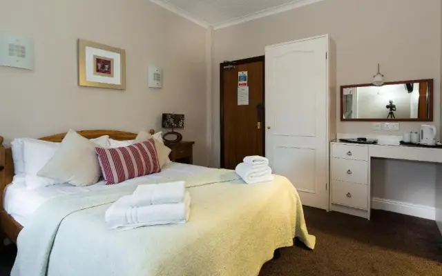 The Wheatsheaf Inn