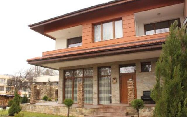 Отель Club House Artemida Болгария, Правец - отзывы, цены и фото номеров - забронировать отель Club House Artemida онлайн вид на фасад