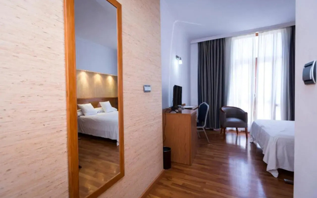 Hotel Rusadir