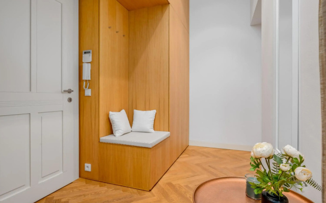 Airy Apartment in Old Town by Prague Days