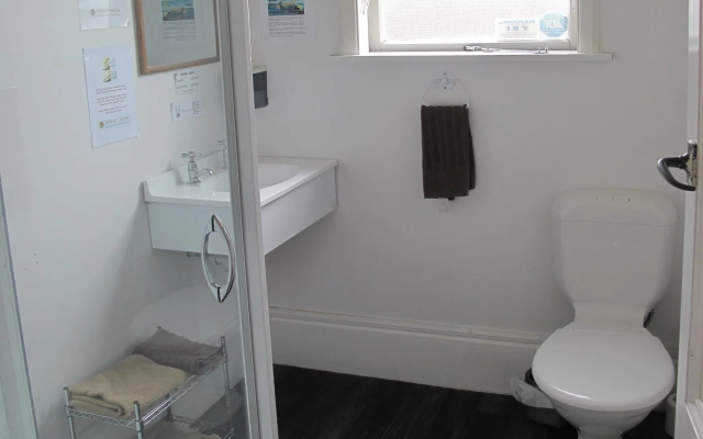 Dorset House Backpackers / Dorset Apartments