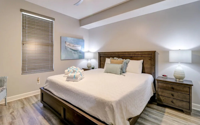 Gulf Front Master Suite! Directly On The Beach! 3 BR / 2 BA! Sleeps 8!