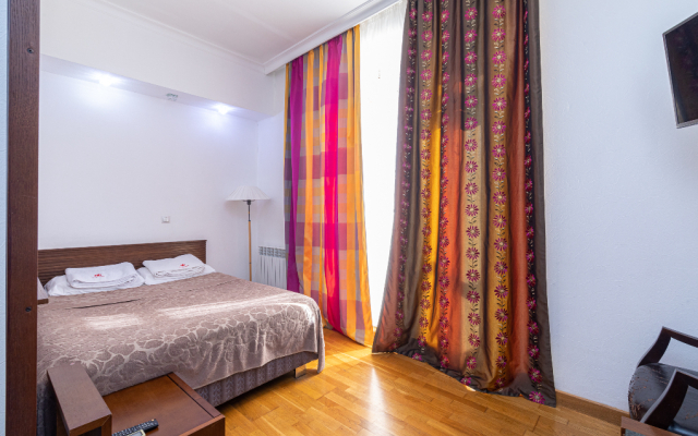 Alie Parusa Hotel