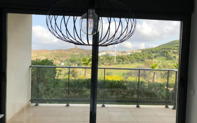 Apartment - Sleeps 4 - Parking - Garden - Pool