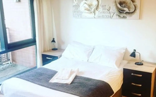 Empire Serviced 1 Bedroom Apartment
