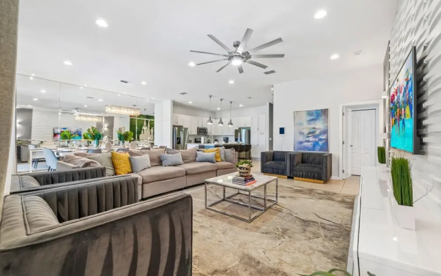 8005 Oak Shadow Ct