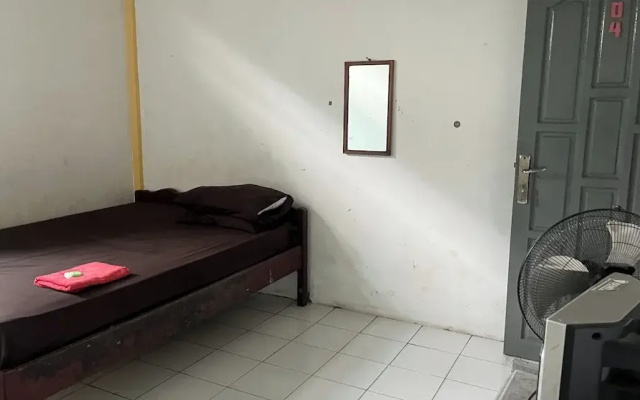 SPOT ON 94001 Sri Residence