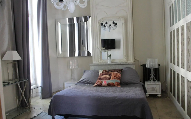 Royal Hotel