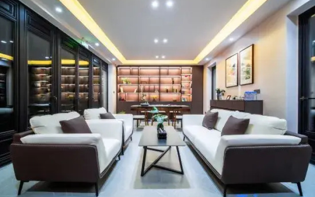 Rain Darden Homestay