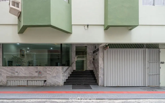 Apt w/ 1 Bedroom 100m fr Praia Central BC - Edg403
