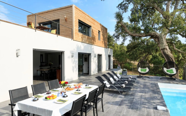 Casa Julia in Zonza with 3 bedrooms and 4 bathrooms