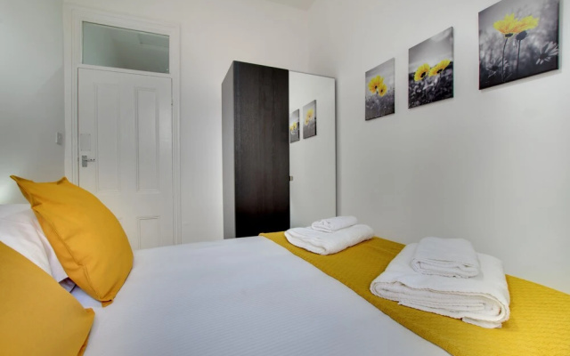 Modern First Floor Newcastle Apartment