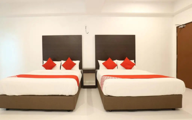 OYO 89888 Dz Residence Guest House