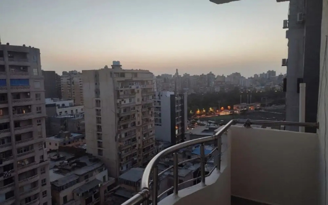 Charming 3-bedroom Apartment in Alexandria With City View