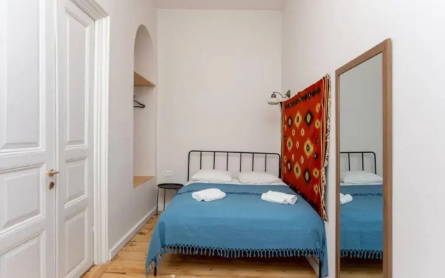 Charming 2BR Apt in Old Tbilisi