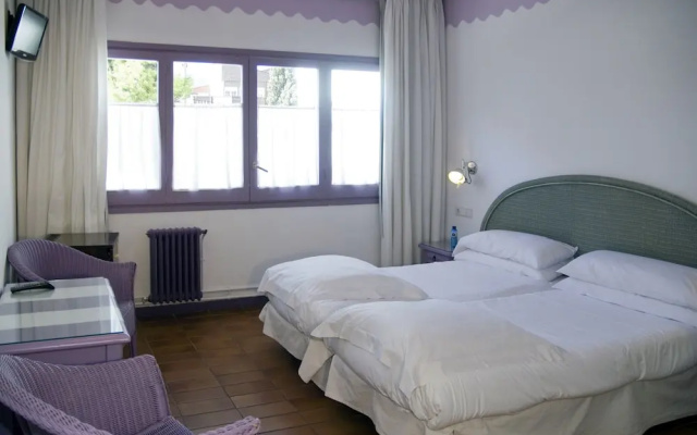 Hotel César