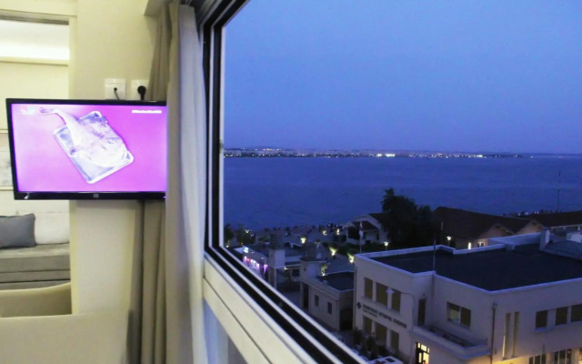Waterfront Luxury Sea View Apartment