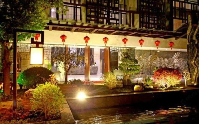Oriental Xuanyi Holiday Hotel