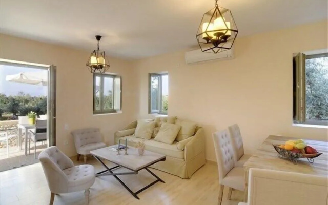 Nikoloudi Estate