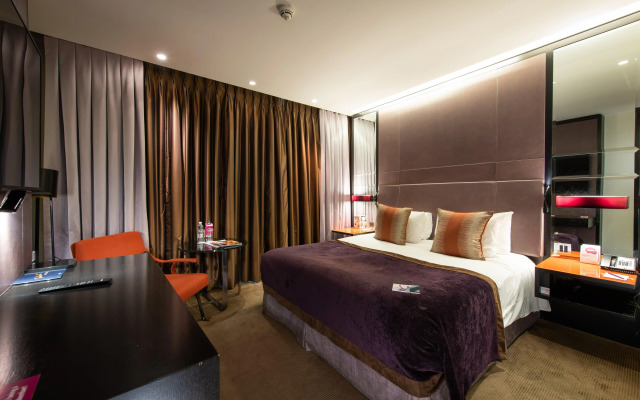 Crowne Plaza London - Battersea
