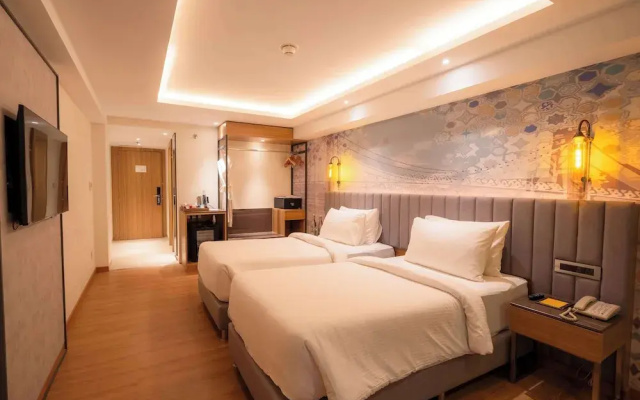 Golden Tulip Bhopal